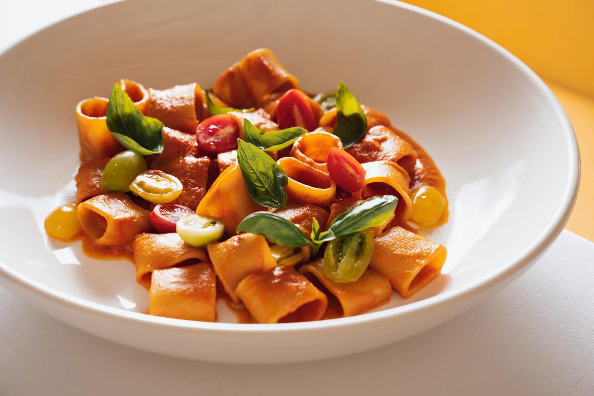 Caesars Palace Dubai Bagian luar foto Rigatoni with sausage and peppers