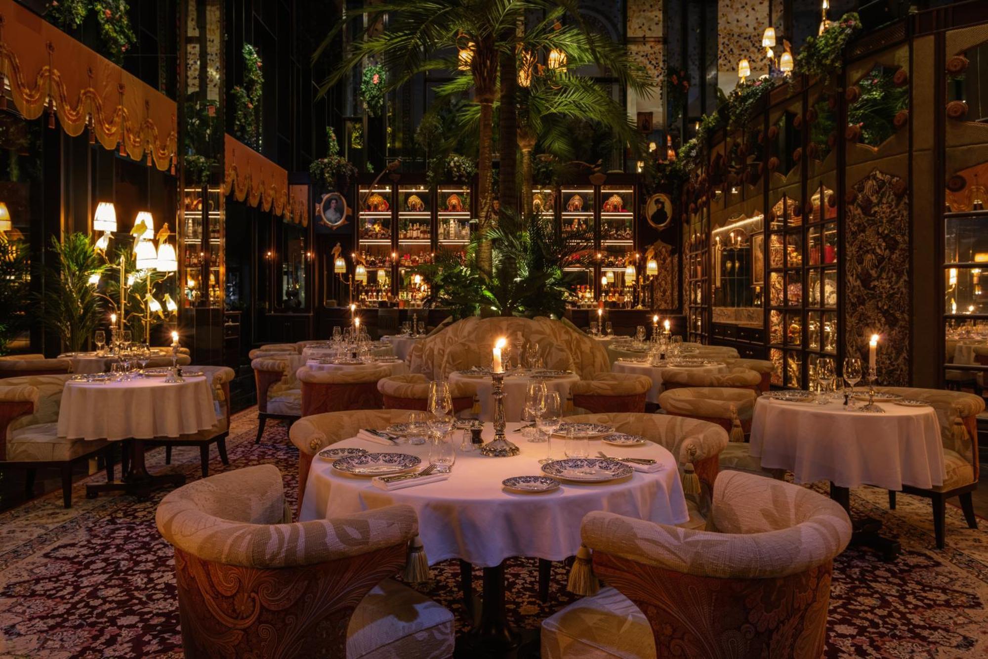 Caesars Palace Dubai Bagian luar foto The restaurant in 2011